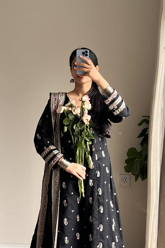 Caviar - 3 PC Stitched Embroidered Lawn Suit